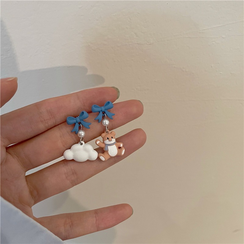 Cute cartoon bear + cloud asymmetrical earrings, sweet, soft and girly earrings, niche and versatile earrings
