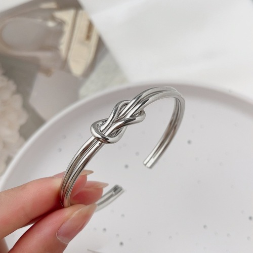 Fashionable glossy metal texture hand ornaments ins opening adjustable double-layer knotted versatile bracelet for women and men