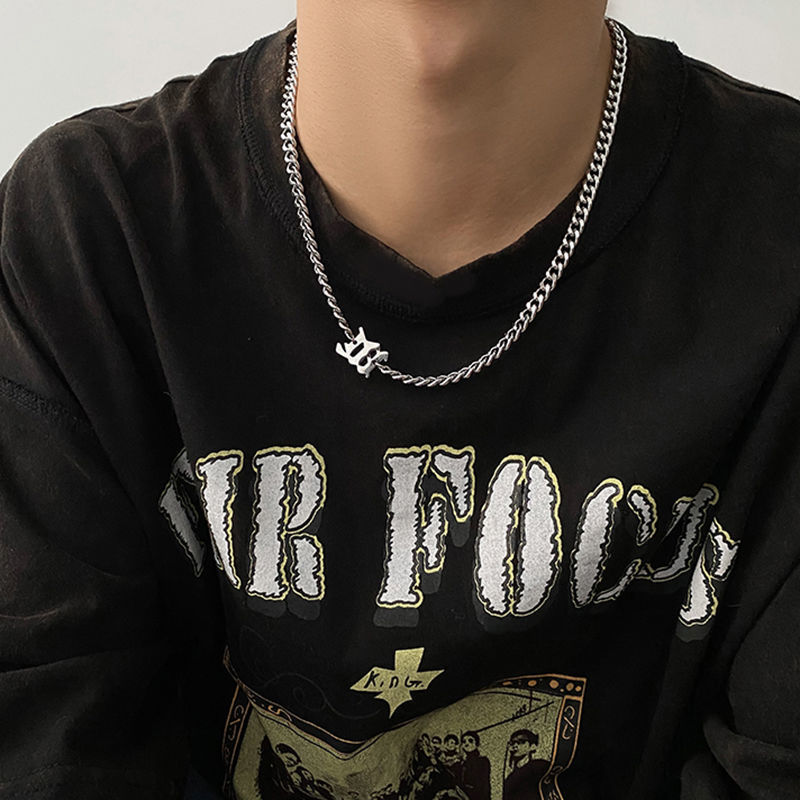 Hip-hop versatile M letter pendant titanium steel necklace men's ins trend niche design Cuban chain simple cold style accessories