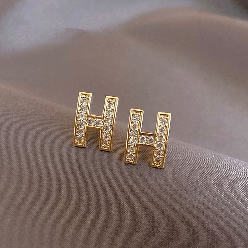 Full diamond H letter earrings for women, light luxury French gold-plated earrings, high-end fashion style earrings, earrings