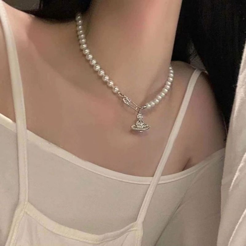 Japanese and Korean ins internet celebrities have the same style, simple temperament, flash diamond Saturn pin pearl necklace, fashionable light luxury clavicle chain, trendy