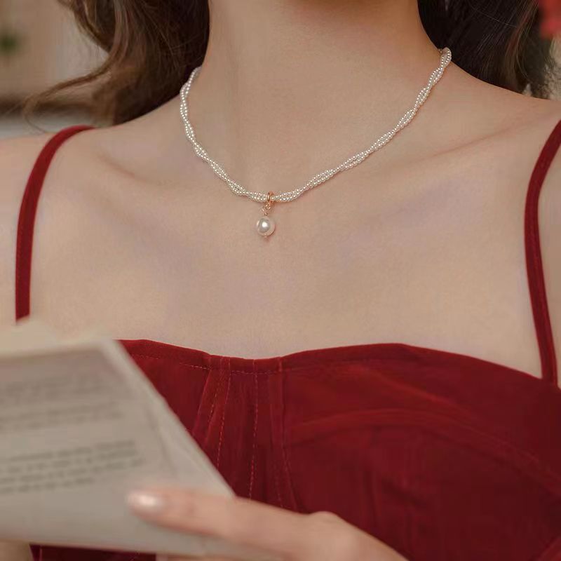 French palace pearl necklace for women, light luxury, versatile temperament, high-end niche design, clavicle chain jewelry wholesale