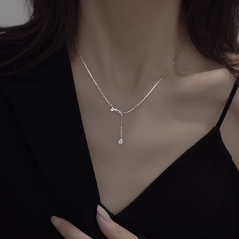 Temperament water drop necklace women's light luxury niche high-end design sense ins student best friend tassel clavicle chain