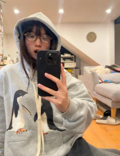 [Tmall quality/thin/plus velvet]Heavy Chinese cotton/silver fox velvet cute penguin print thick hood rope sweatshirt for women