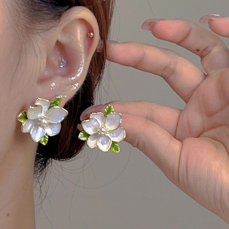 New French retro gardenia drop oil earrings for women niche design high-end earrings small fresh forest style versatile