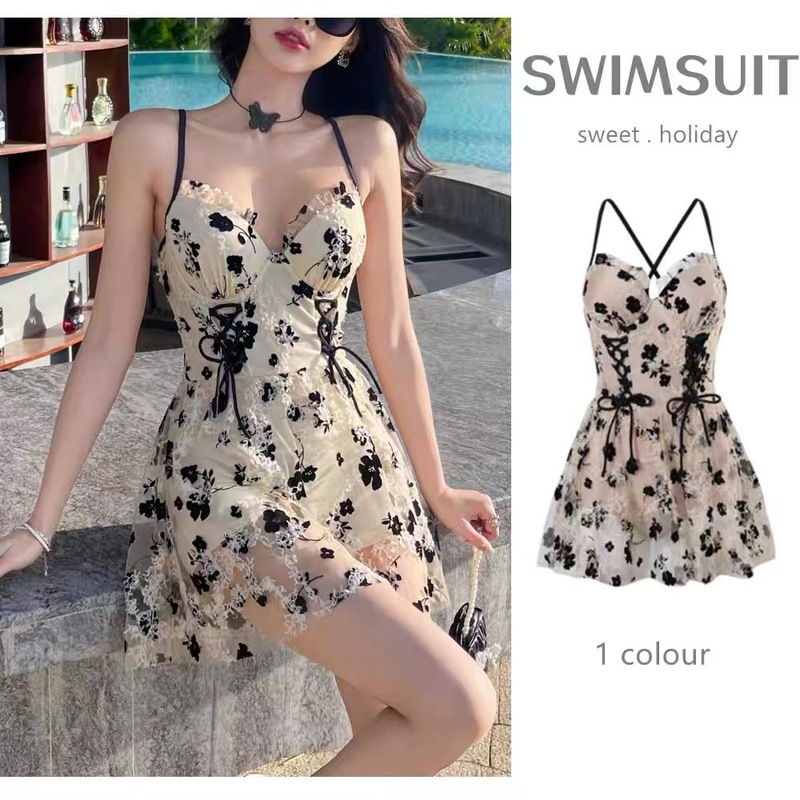 2024 new swimsuit for women summer Korean sexy ins one-piece covering the flesh conservative slimming hot spring student lace swimsuit