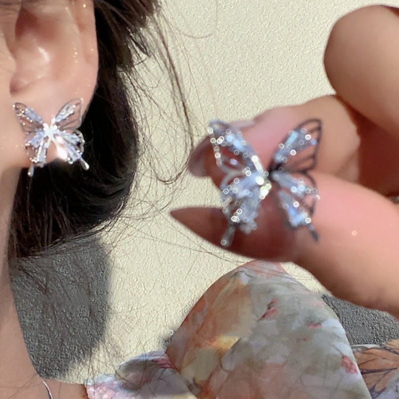 Super fairy and smart ~ temperament hollow butterfly earrings for women ins little fairy gentle lady design zircon earrings silver needle