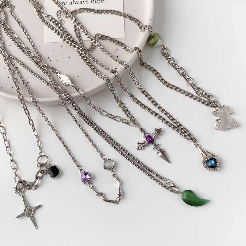 Autumn and winter light luxury diamond love cross bear necklace female niche ins simple versatile sweet and cool necklace