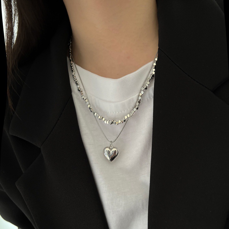 Fashionable and versatile silver small square double-layer love necklace women's short heart-shaped pendant niche design clavicle chain