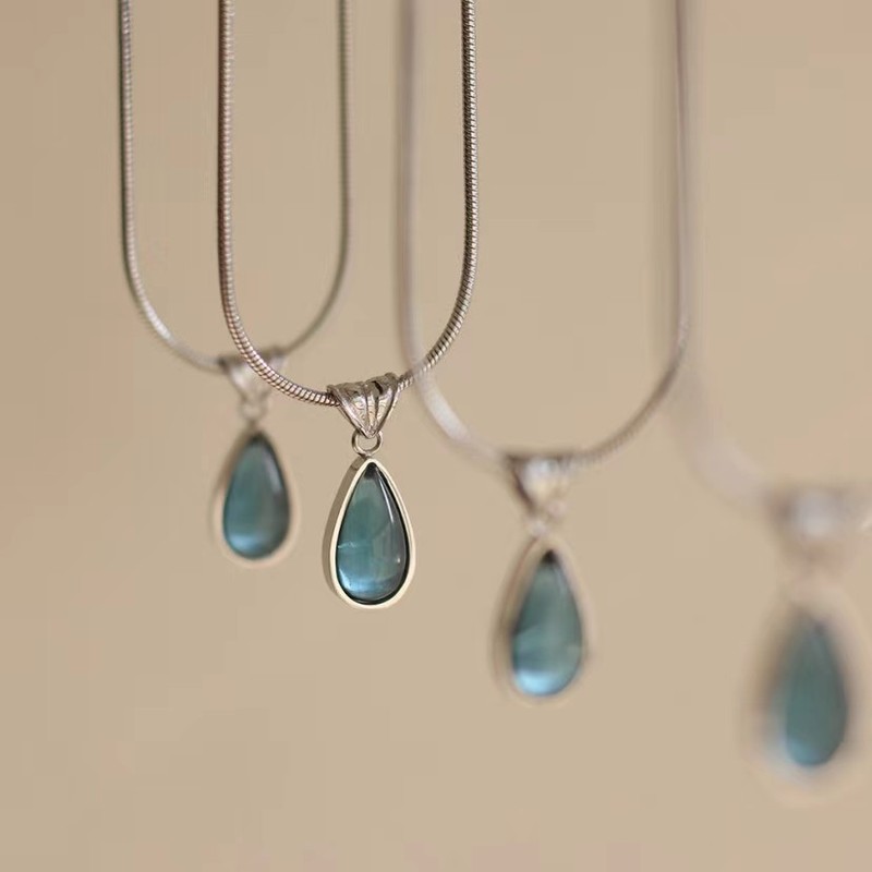 Mermaid's Tears ~ Temperament niche versatile blue water drop pendant necklace women's fashion light luxury high-end clavicle chain