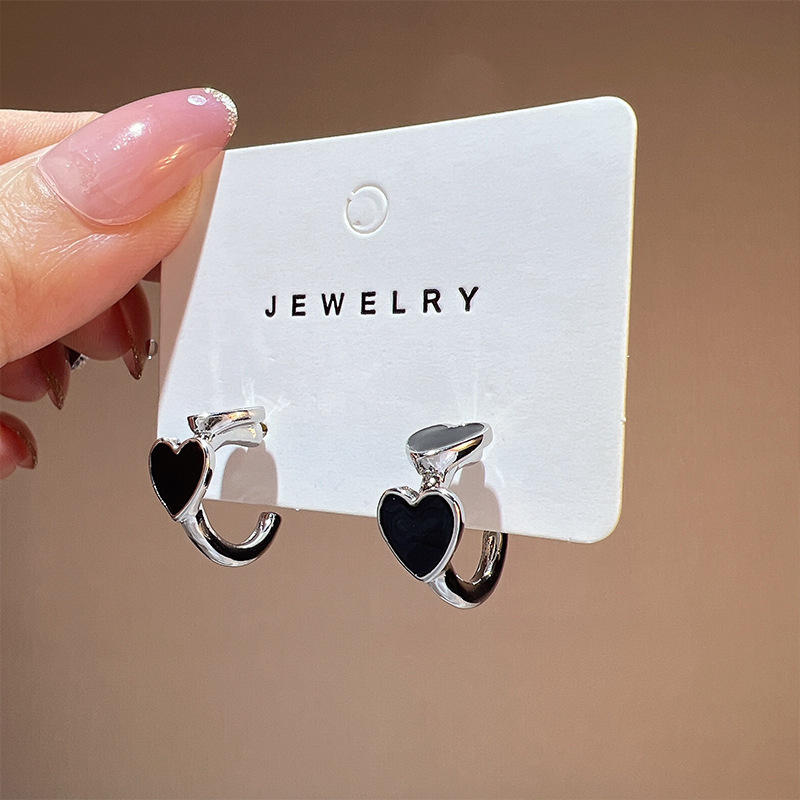 s925 Korean retro oil dripping love earrings for women, simple, fashionable, sweet and cool style earrings, personalized niche dark earrings