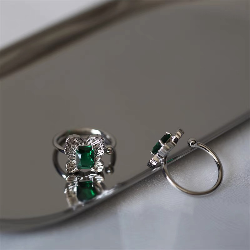 Super fashionable retro stacked emerald zircon ring for women ins design high-end temperament open index finger ring