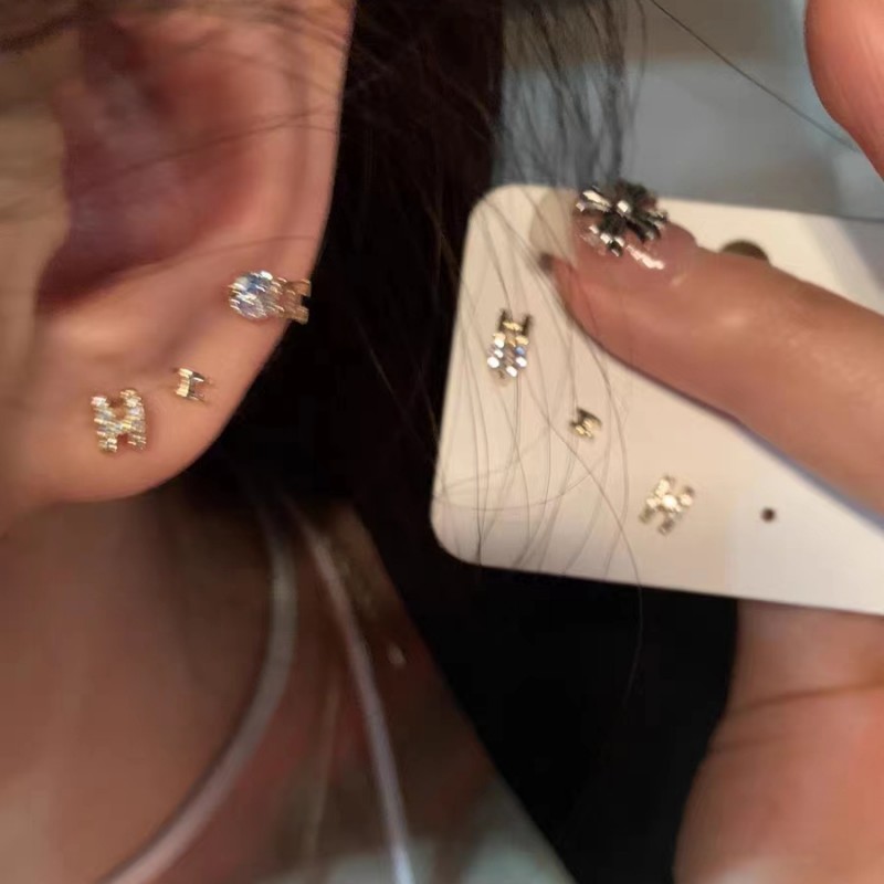 ~Exquisite and compact high-end letter H zircon six-piece set of earrings for women, new light luxury niche design earrings