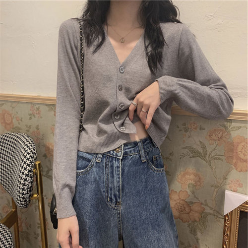 Long-sleeved bottoming shirt for women, thin spring and autumn retro French V-neck sweater, short casual cardigan top