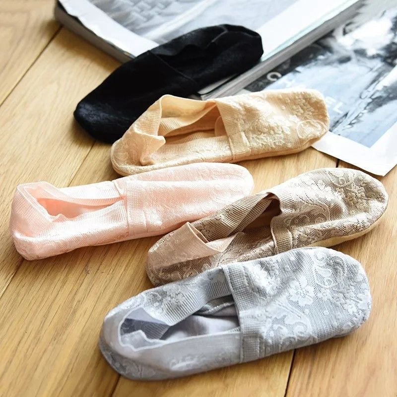 Lace boat socks for women with deep mouth invisible summer cotton bottom silicone non-slip thin socks for women Korean style lace deodorant socks