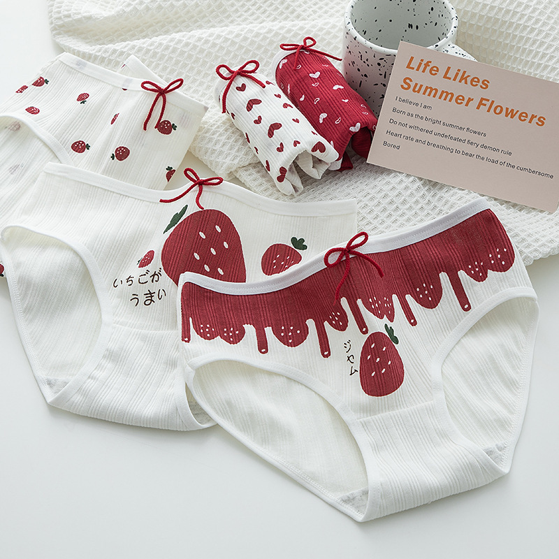 Japanese bright red strawberry girls' underwear, comfortable and breathable knitted cotton crotch-covering women's briefs batch