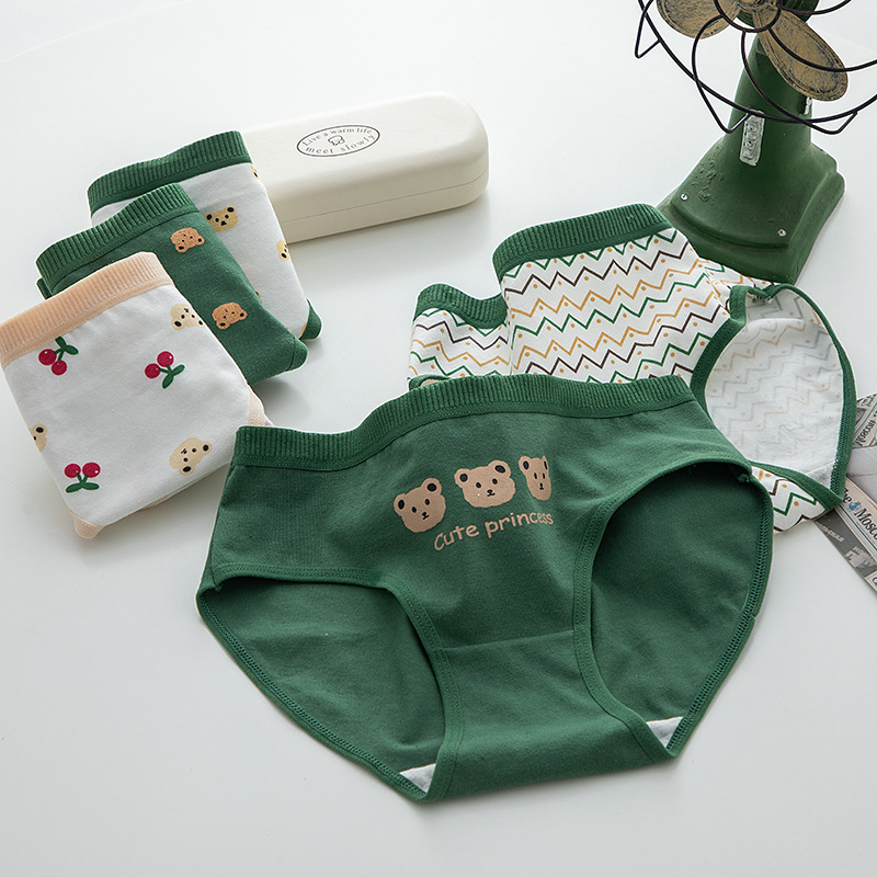 Japanese cute cartoon green bear women's underwear pure cotton women's cotton crotch mid-waist student girl underwear