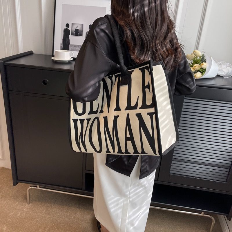 Travel canvas bag for women summer new versatile shoulder bag commuter tote bag large capacity handbag mommy bag