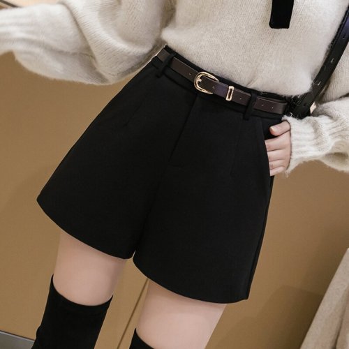 Wide-leg pants for women, new pants for women, autumn and winter black woolen shorts, high-waisted slimming boots for small people