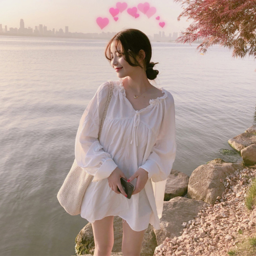 Actual shot~Sweet, loose, slim and elegant white long-sleeved shirt top with thoughtful design
