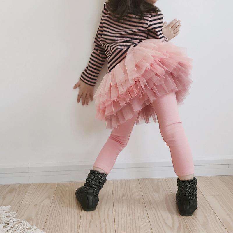 Children's clothing, children's gradient culottes, tutu skirts, autumn trousers, performance wear, versatile culottes supply