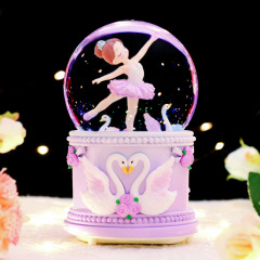 New Ballet Girl Dream Crystal Ball Music Box Rotating Snowflakes Bedroom Decoration Water Ball Ornaments Wholesale