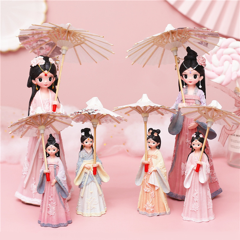 Girl holding an umbrella, exquisite girly ornaments, girly heart-style retro tourist attraction resin crafts ornaments