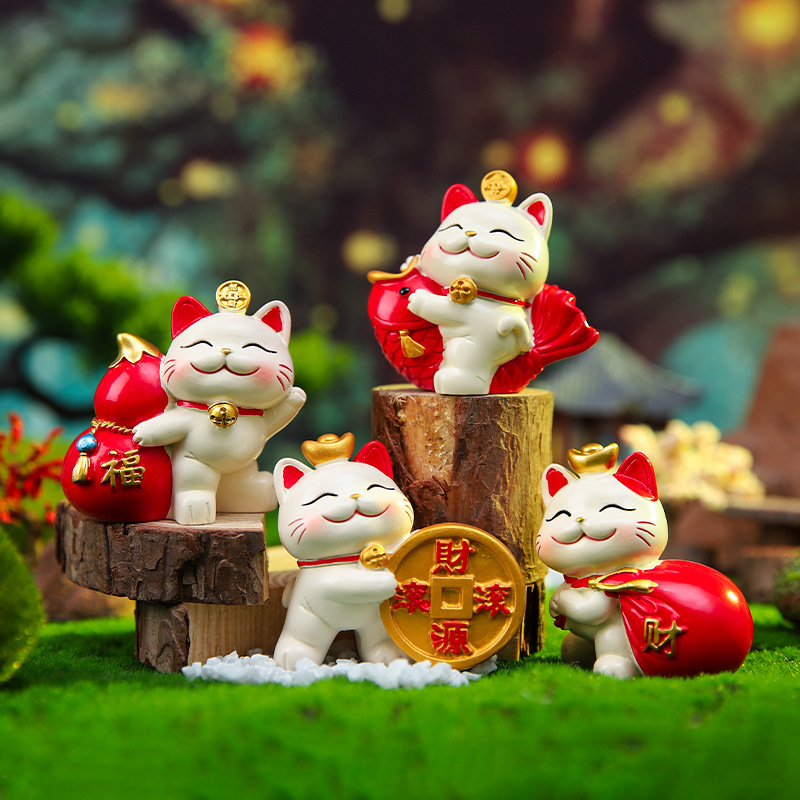 Festival fortune-catching trendy toy ornaments, cute car ornaments, auspicious dolls, hand-made office desk decorations wholesale