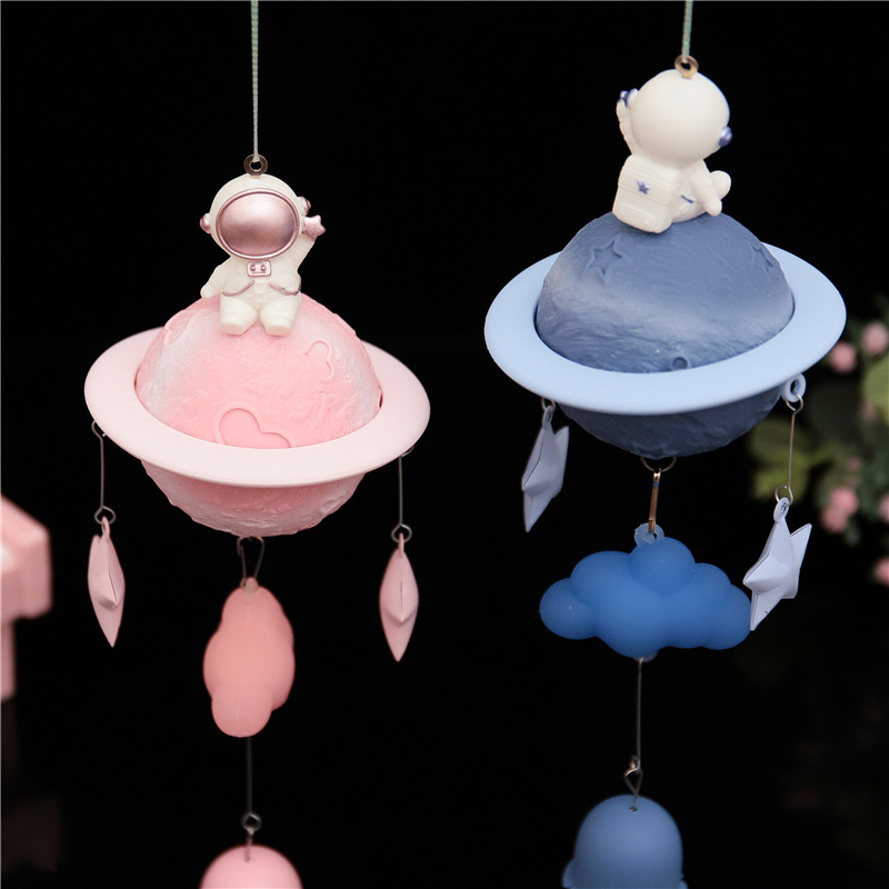 Creative new astronaut guardian sailing wind chime creative pendant for children and students to send gifts to scenic spots hot selling gifts