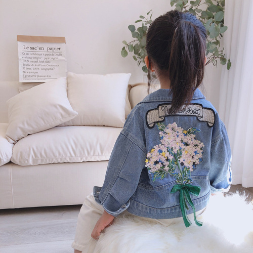 Girls' new spring and autumn embroidered denim jackets, children's clothing, personalized style jackets, trendy