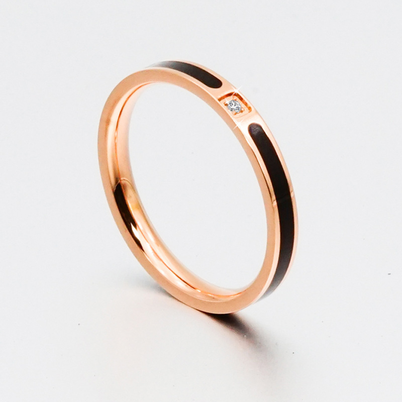 Factory direct sales to European and American cross-border couples small jewelry stainless steel rings titanium steel diamond rings for men and women