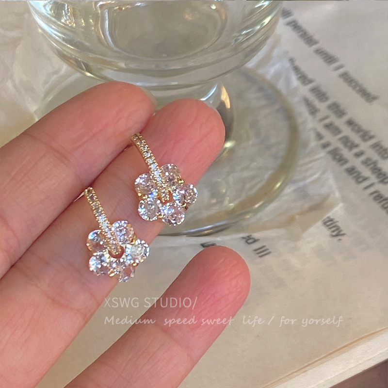 Velvet flower French light luxury super flash zircon gold-plated flower earrings ins sweet small temperament earrings stud earrings