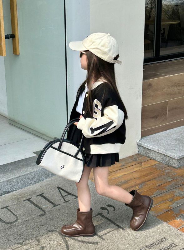 Korean style jacket for small and medium-sized children, spring and autumn new children's clothing, girls and babies, color-blocked embroidered letter baseball uniform tops