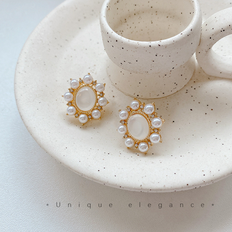Korean style oval cat's eye pearl micro-paved zircon earrings retro palace style fashion trend earrings S925 silver needle