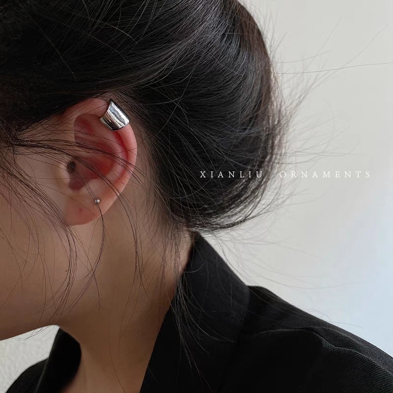 Cool style high-end wide-faced small ear bone clip without pierced ears for women trendy versatile minimalist ear hooks cool