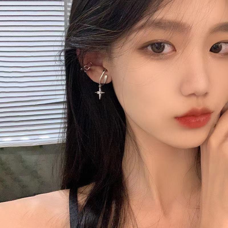 Niche design ear bone clip without pierced ears for women, high-end, cool, simple and cool style INS dark sweet cool earrings