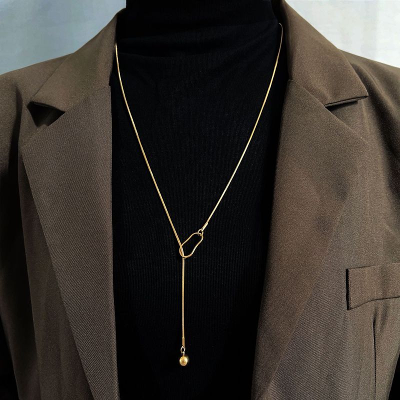 Sweater chain women's ins high-end niche long bead pendant new year trendy design sweatshirt necklace