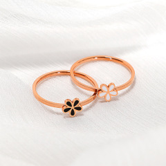Cross-border temperament small daisy black and white flower ring titanium steel non-fading personalized girlfriend index finger versatile style