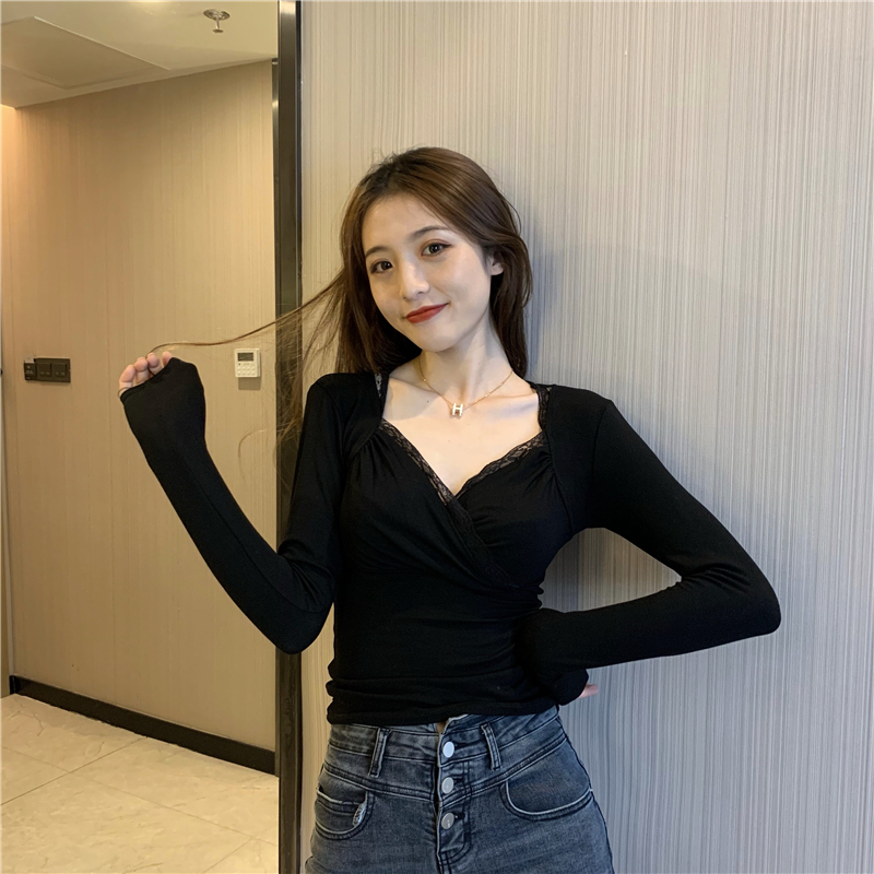 Real shot of careful lace edge slim and sexy V-neck long-sleeved T-shirt for women with long-sleeved bottoming shirt
