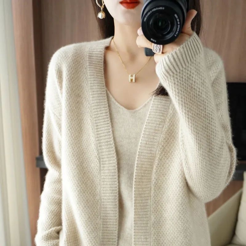 Women's Sweater Women's 2023 New Autumn and Winter V-neck Two-piece Cardigan Jacket Versatile Fashionable Western Style Sweater Trend