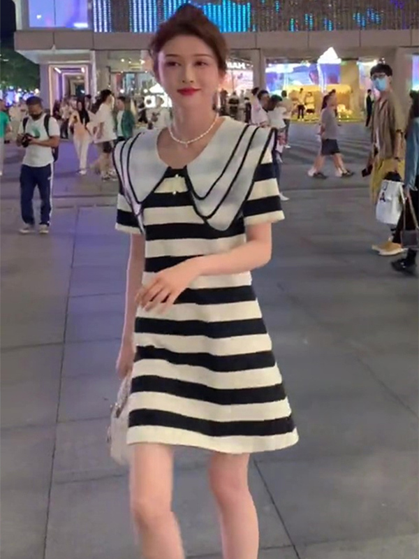 時尚條紋氣質名媛娃娃領連衣裙夏季女2024新款收腰顯瘦中長款裙子