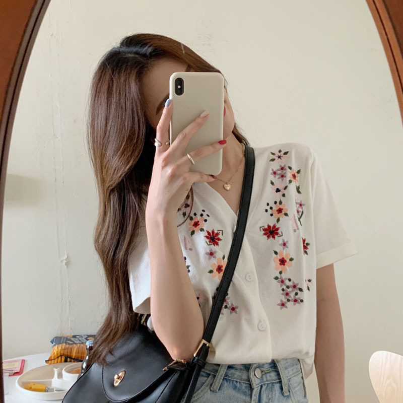 春夏2024新款韓版洋氣花朵刺繡短袖針織衫女小個子寬鬆顯瘦上衣潮