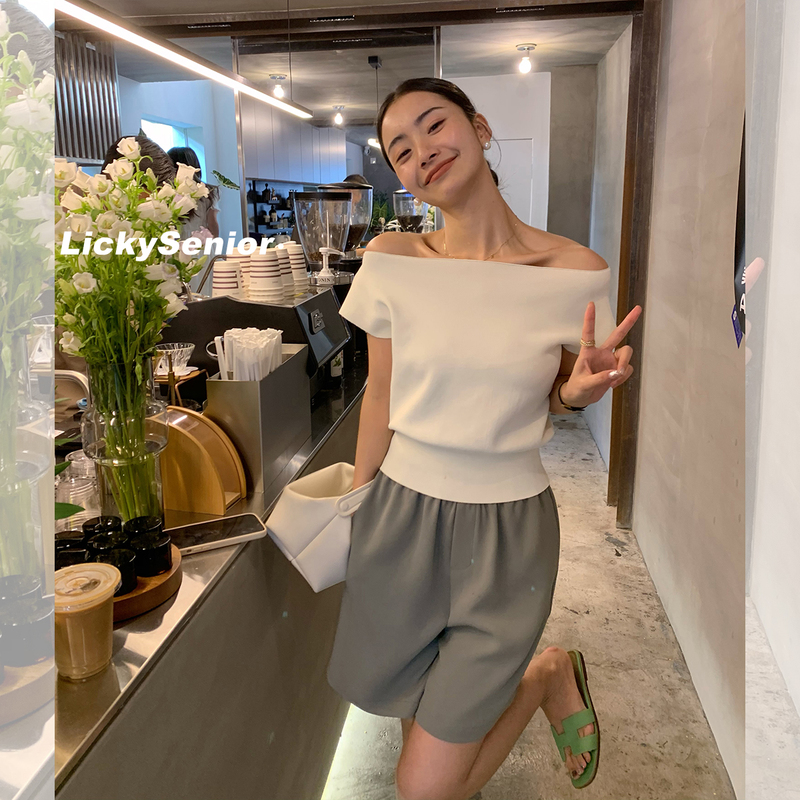 LICKYSENIOR秒變鎖骨精~ 滿分遮肉的一字肩針織女短袖夏薄款上衣