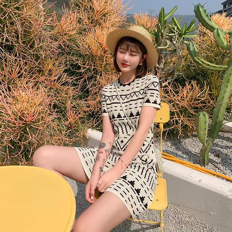 法式少女ol小香風黑白幾何圖撞色圓領短袖針織連衣裙冰絲夏季薄款