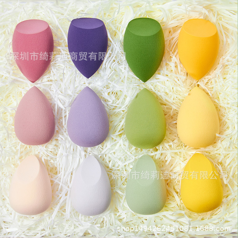 Highly elastic beauty egg puff that can be used both wet and dry when soaked in water to enlarge the size of the makeup sponge.