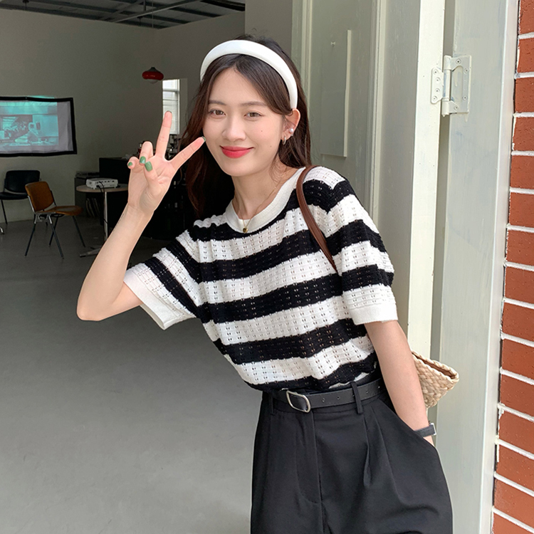 黑白條紋針織衫女裝薄款設計感夏季韓版2024新款短款鏤空短袖上衣