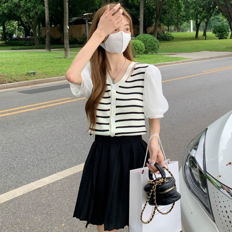 夏季設計感小眾v領針織冰絲短袖t恤女別致獨特條紋短款泡泡袖上衣