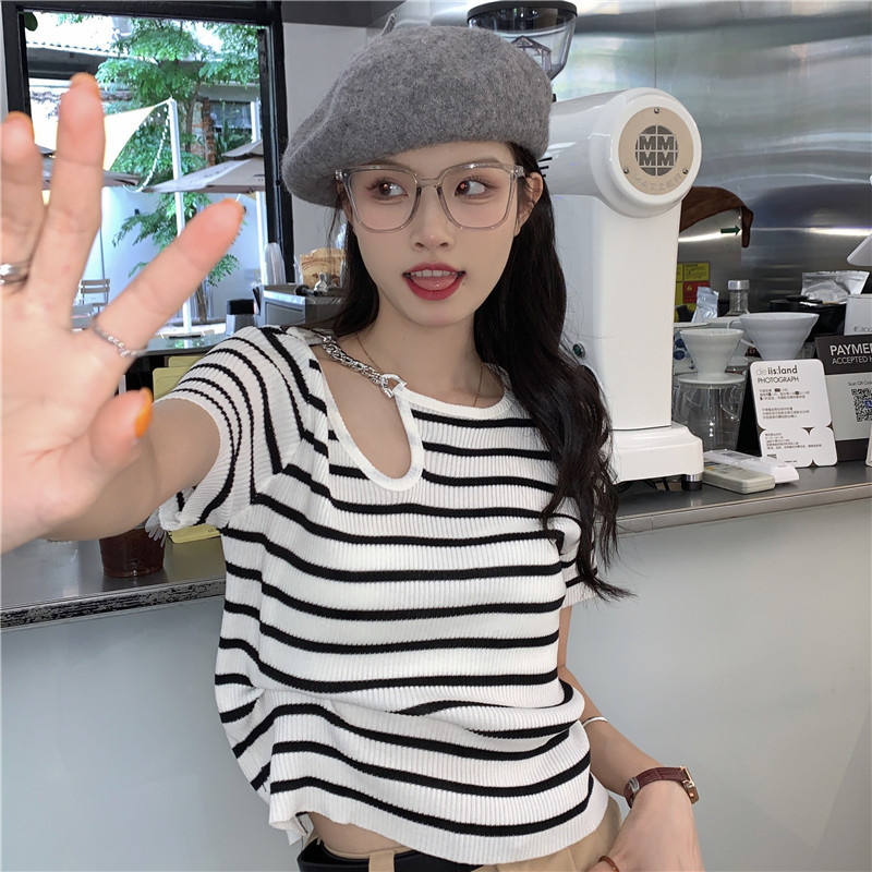 小心機鏤空條紋針織短袖T恤少女夏季高級感鏈條正肩辣妹短款上衣