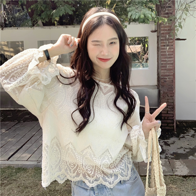 Real shot Korean version of sweet and gentle top Internet celebrity super ins temperament hollow lace top