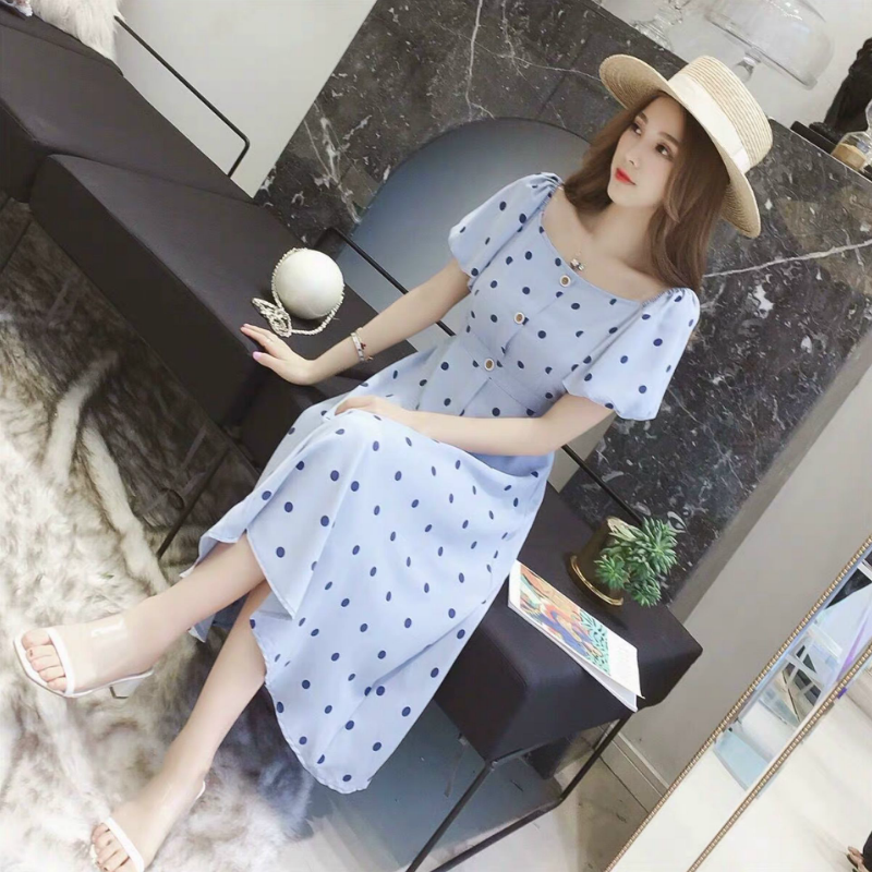The new summer dress is a very fairy French niche dress for women chic small fresh waist polka dot chiffon skirt